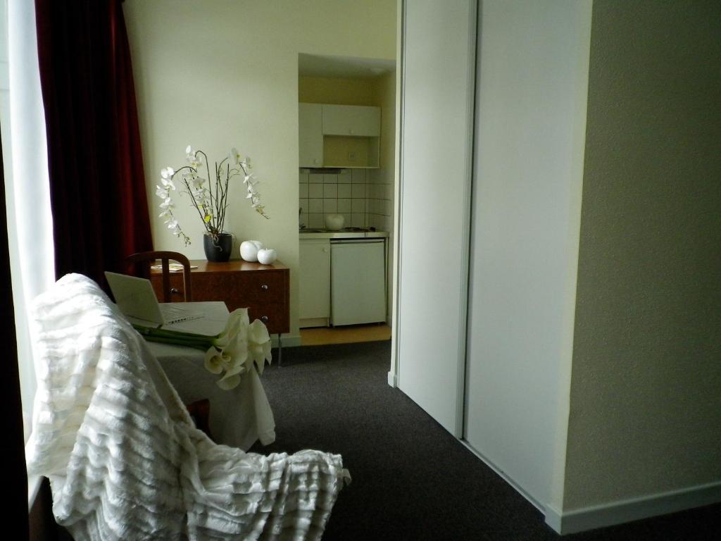 Acacias Apparts Hotel Пломбьер-ле-Бен Экстерьер фото